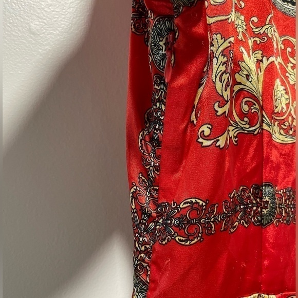 Pretty Little Thing Red Printed Satin Long Sleeve Wrap Dress - Picture 14 of 16